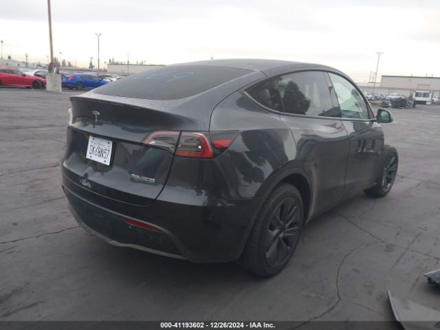 Photo 3 VIN: 7SAYGDED8RF208663 - TESLA MODEL Y 