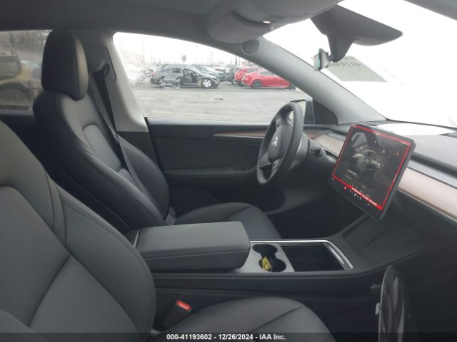 Photo 4 VIN: 7SAYGDED8RF208663 - TESLA MODEL Y 