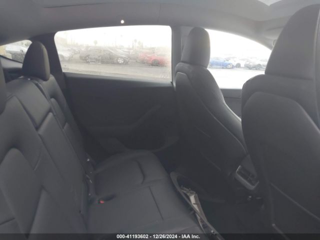 Photo 7 VIN: 7SAYGDED8RF208663 - TESLA MODEL Y 