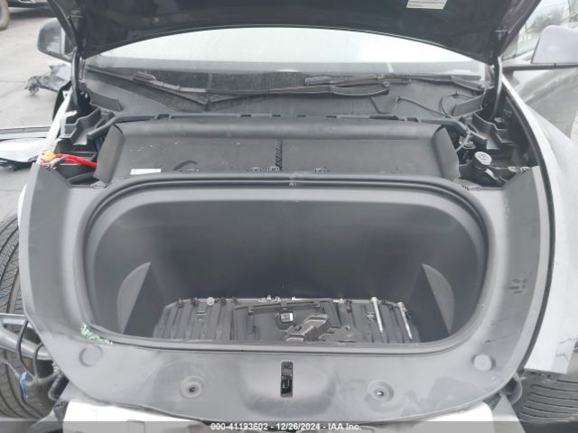 Photo 9 VIN: 7SAYGDED8RF208663 - TESLA MODEL Y 