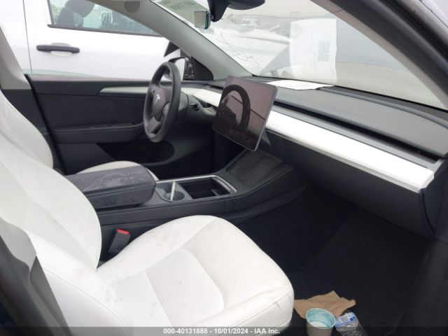 Photo 4 VIN: 7SAYGDED9PF923349 - TESLA MODEL Y 