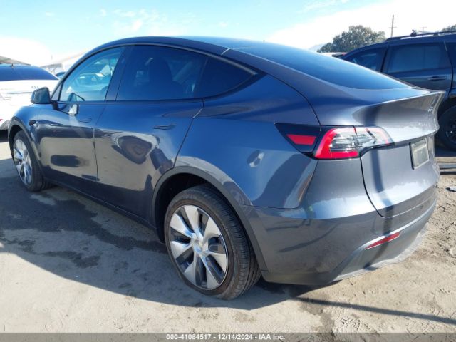 Photo 2 VIN: 7SAYGDEDXPF968820 - TESLA MODEL Y 