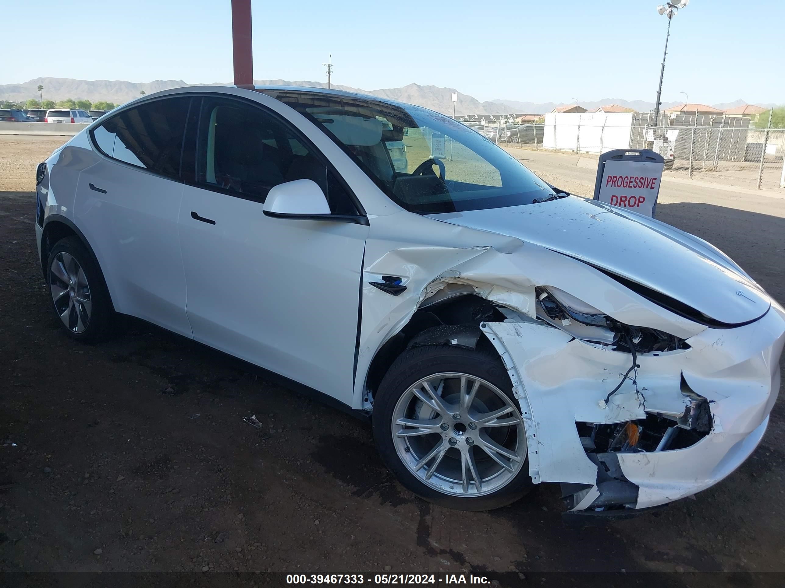 Photo 11 VIN: 7SAYGDEDXRF047457 - TESLA MODEL Y 