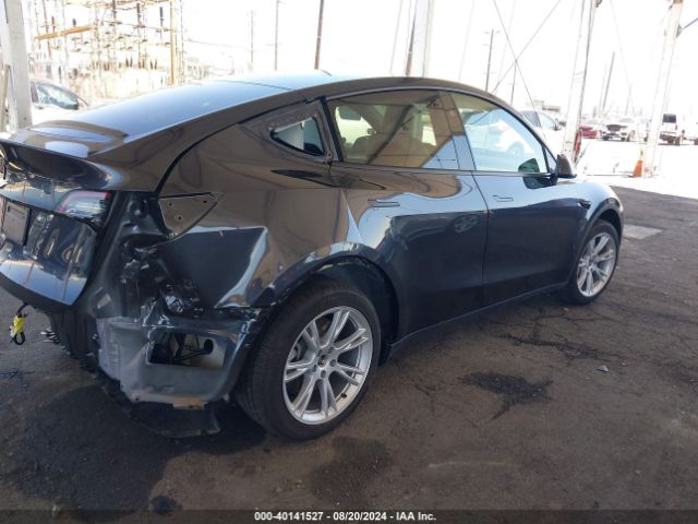 Photo 3 VIN: 7SAYGDEDXRF048124 - TESLA MODEL Y 