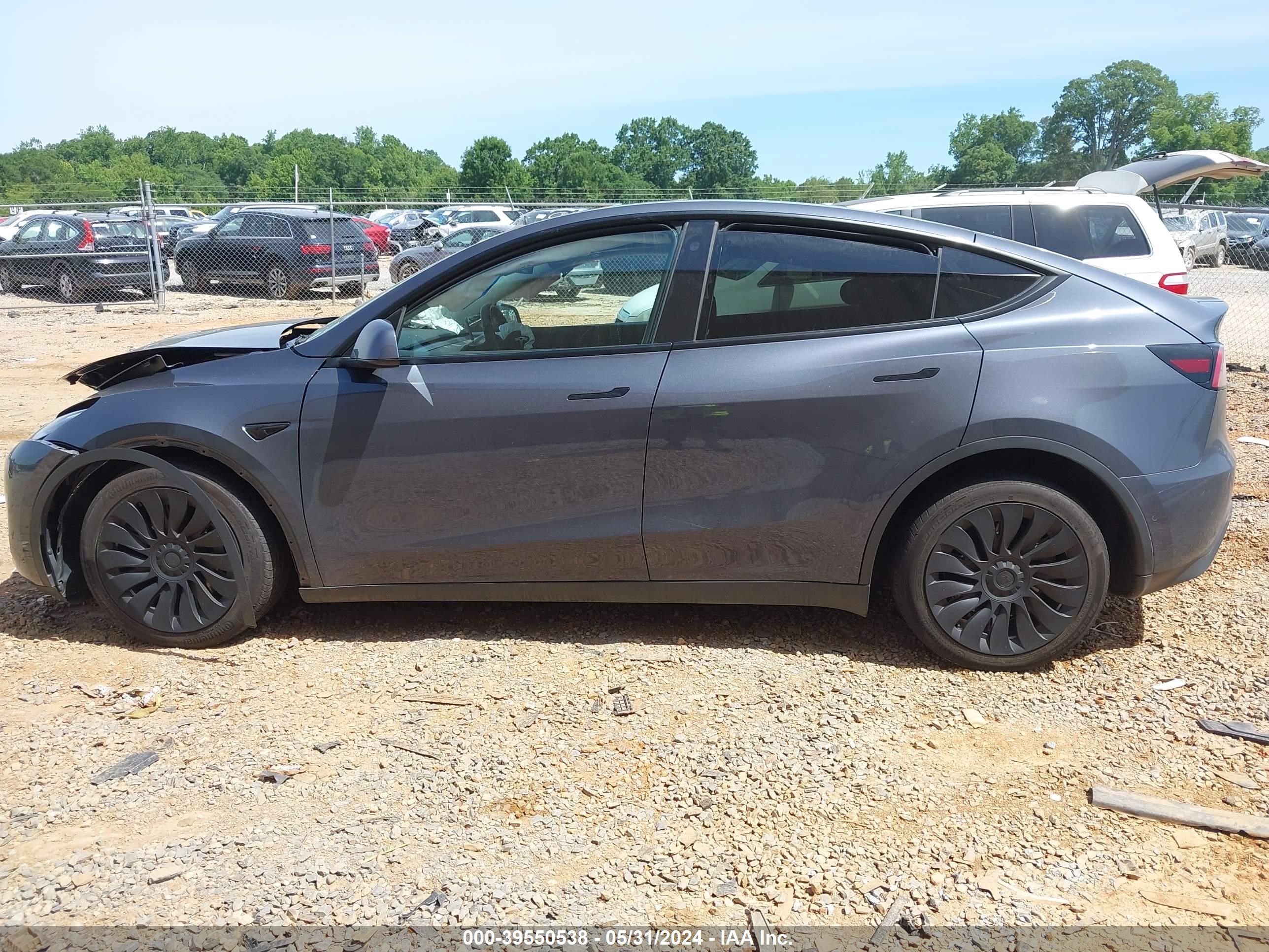 Photo 14 VIN: 7SAYGDEE0NA005363 - TESLA MODEL Y 