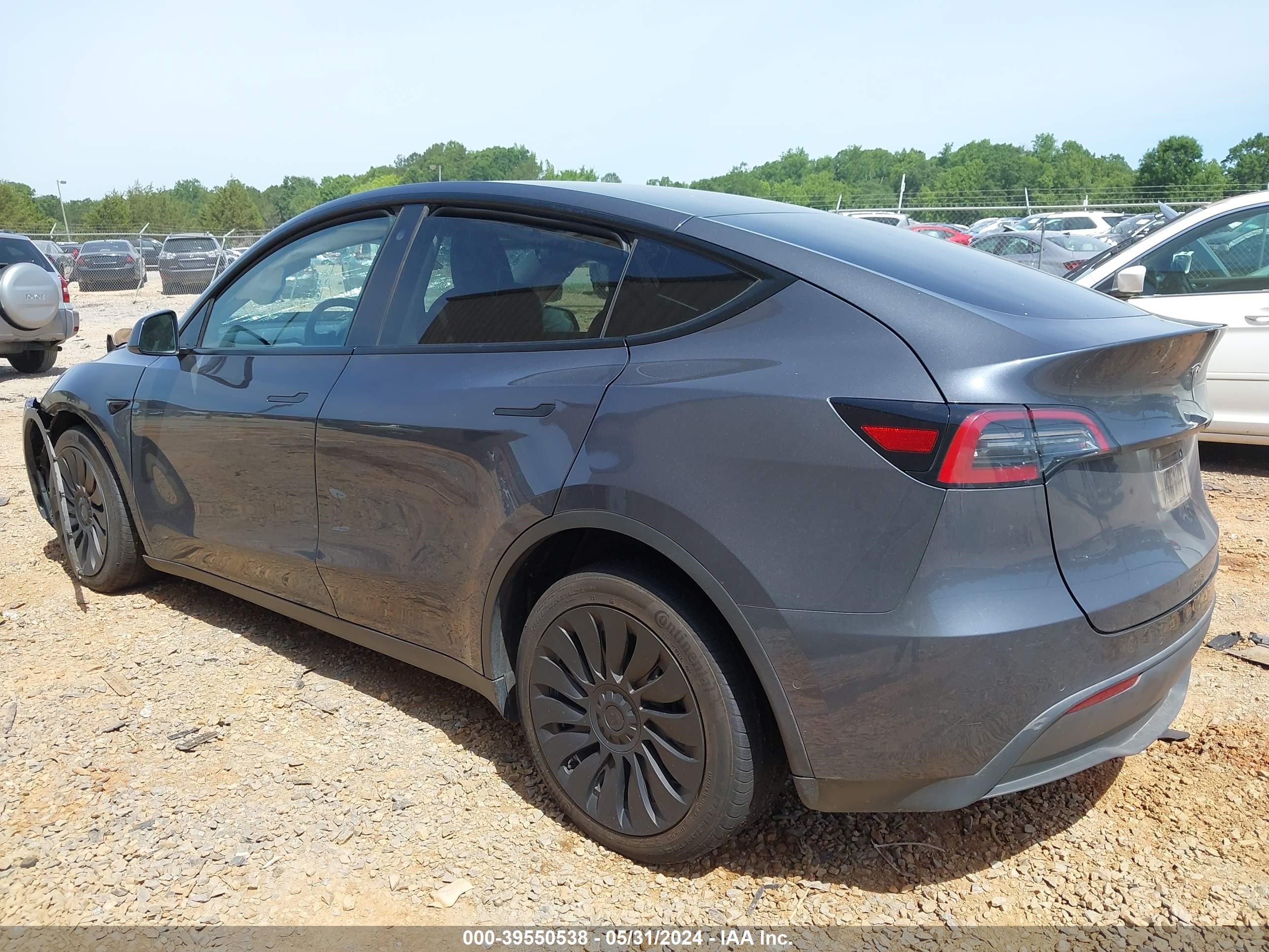 Photo 2 VIN: 7SAYGDEE0NA005363 - TESLA MODEL Y 