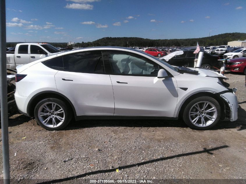 Photo 10 VIN: 7SAYGDEE0NA010286 - TESLA MODEL Y 