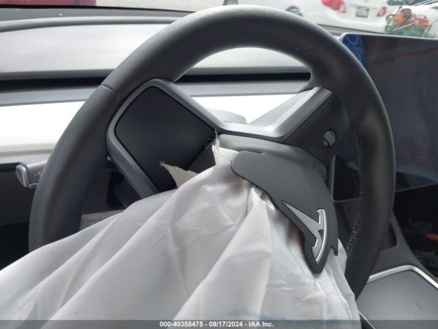 Photo 6 VIN: 7SAYGDEE0NF329786 - TESLA MODEL Y 