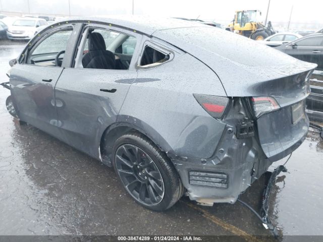 Photo 2 VIN: 7SAYGDEE0NF369947 - TESLA MODEL Y 