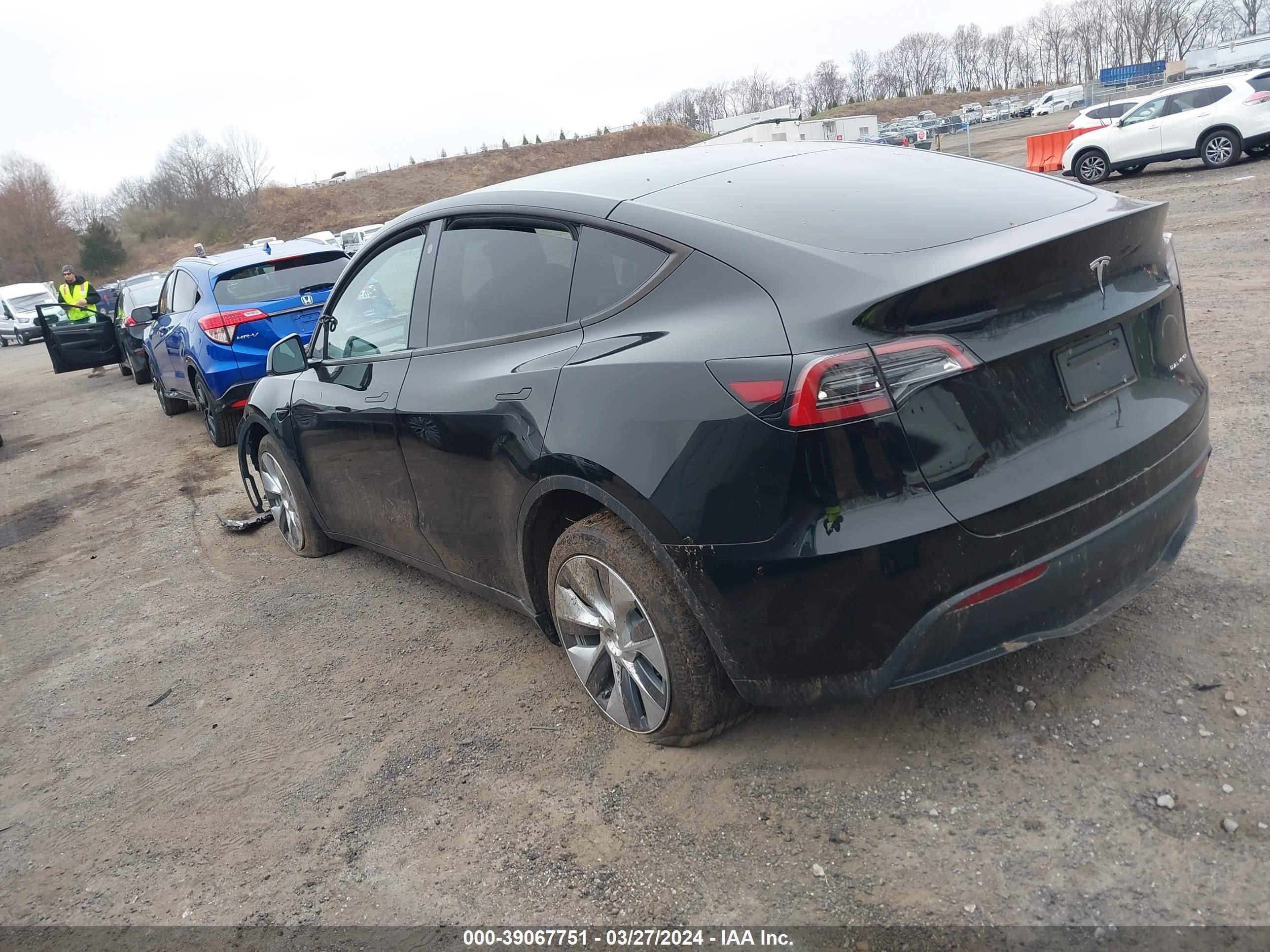 Photo 2 VIN: 7SAYGDEE0NF435767 - TESLA MODEL Y 