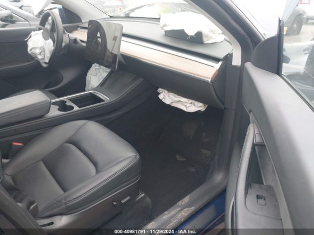 Photo 4 VIN: 7SAYGDEE0NF439009 - TESLA MODEL Y 