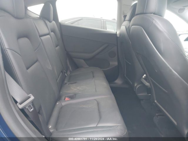 Photo 7 VIN: 7SAYGDEE0NF439009 - TESLA MODEL Y 