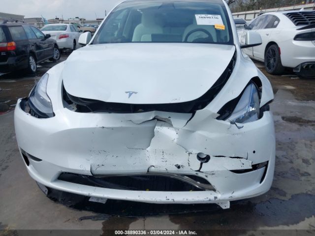 Photo 5 VIN: 7SAYGDEE0NF445201 - TESLA MODEL Y 