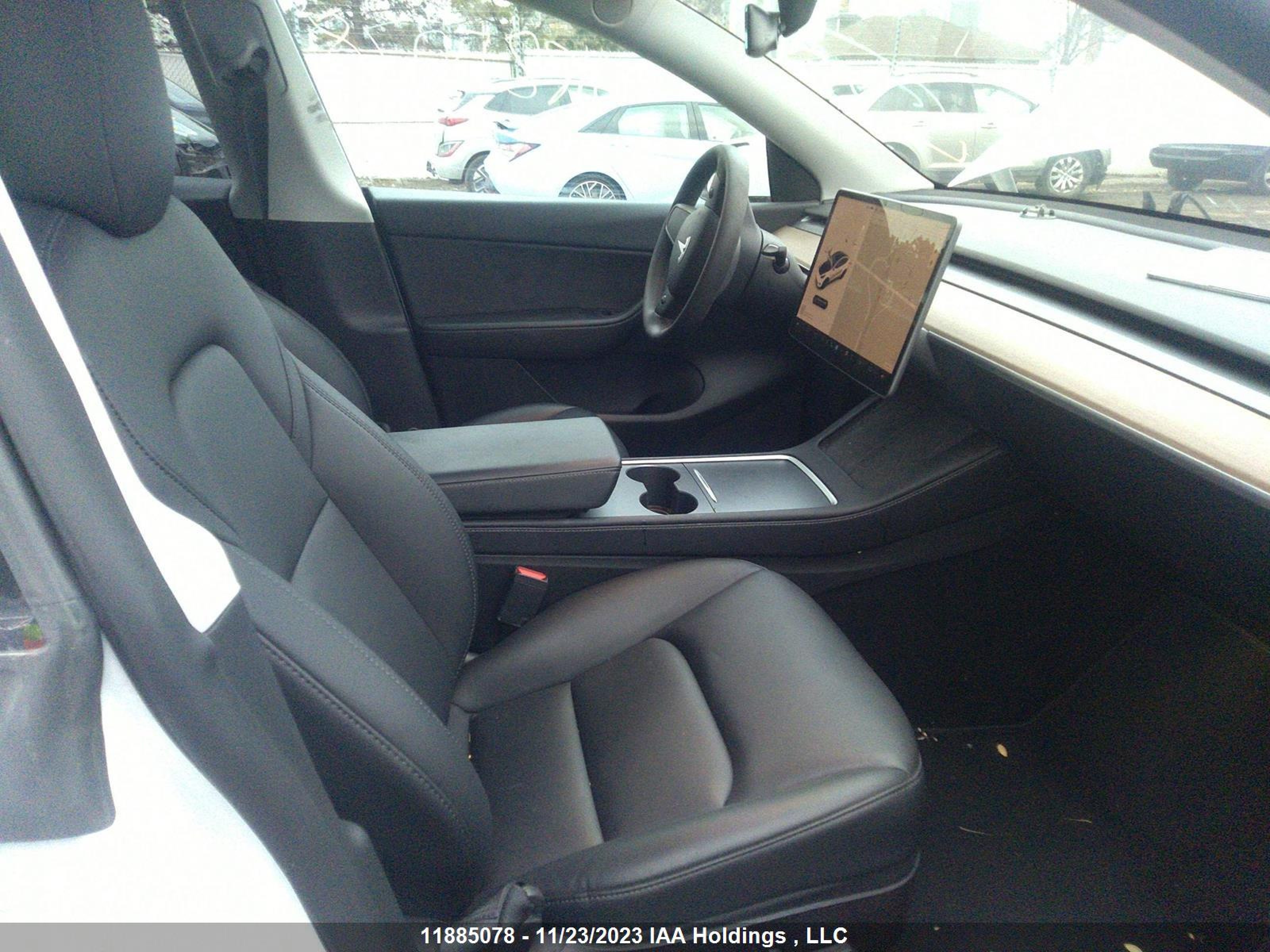 Photo 4 VIN: 7SAYGDEE0NF467117 - TESLA MODEL Y 