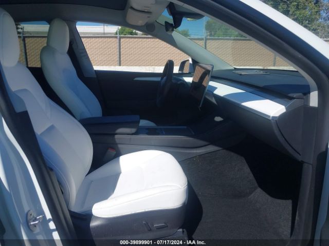 Photo 4 VIN: 7SAYGDEE0NF515487 - TESLA MODEL Y 