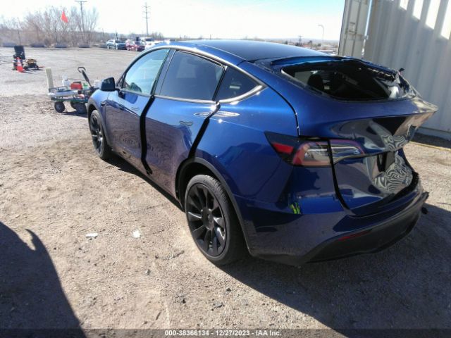 Photo 2 VIN: 7SAYGDEE0NF558386 - TESLA MODEL Y 