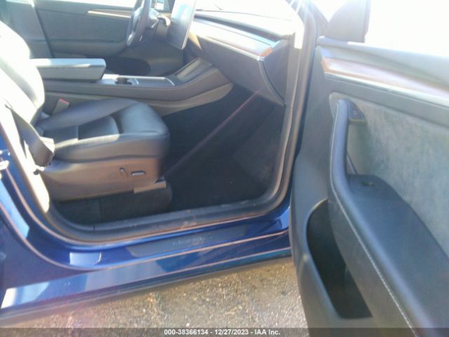 Photo 4 VIN: 7SAYGDEE0NF558386 - TESLA MODEL Y 