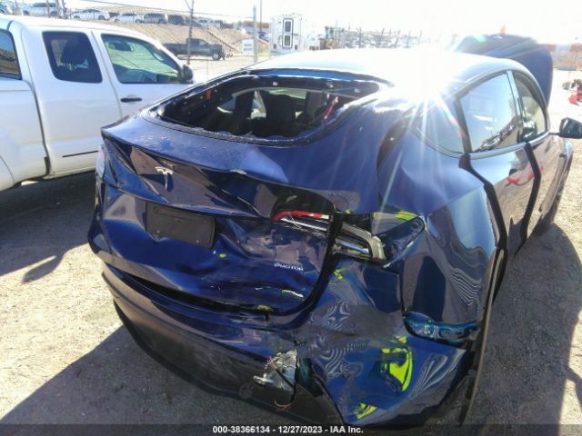 Photo 5 VIN: 7SAYGDEE0NF558386 - TESLA MODEL Y 