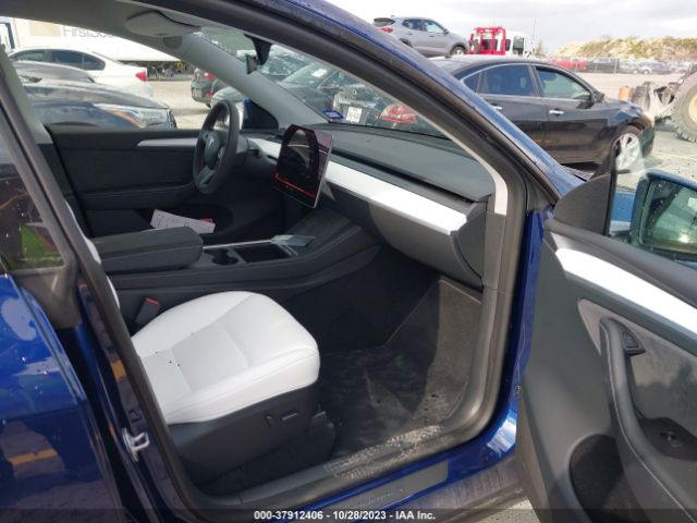 Photo 4 VIN: 7SAYGDEE0PA102405 - TESLA MODEL Y 