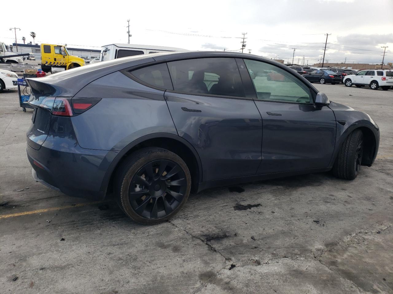 Photo 2 VIN: 7SAYGDEE0PA109127 - TESLA MODEL Y 