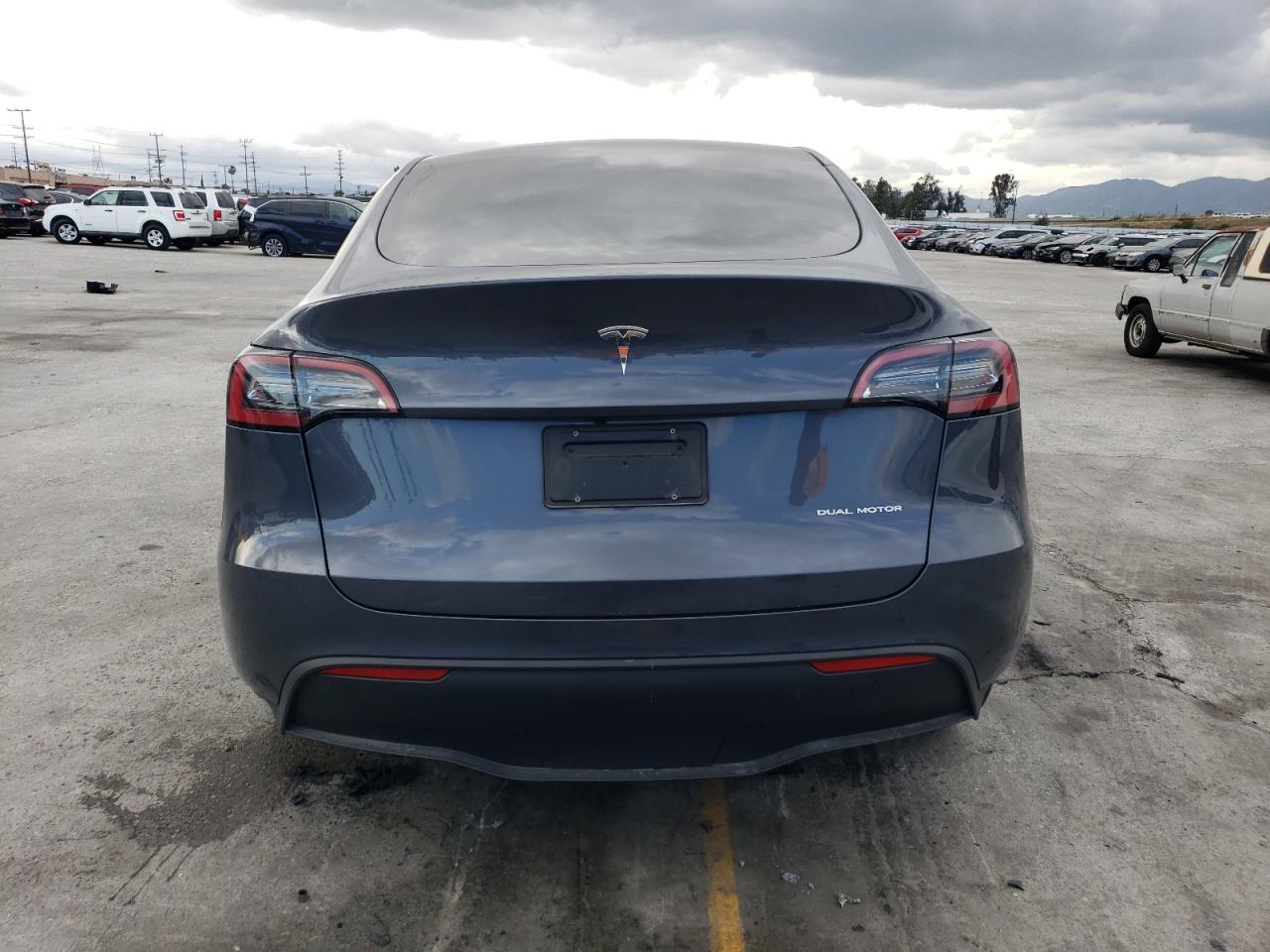 Photo 5 VIN: 7SAYGDEE0PA109127 - TESLA MODEL Y 