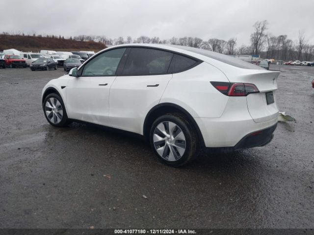 Photo 2 VIN: 7SAYGDEE0PA144654 - TESLA MODEL Y 