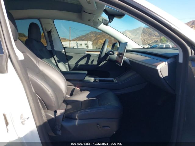 Photo 4 VIN: 7SAYGDEE0PA152351 - TESLA MODEL Y 