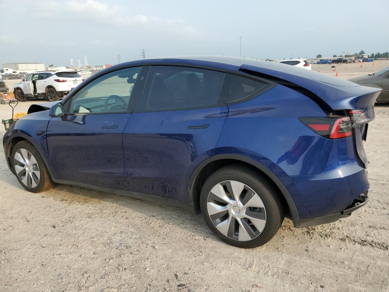 Photo 1 VIN: 7SAYGDEE0PA165987 - TESLA MODEL Y 