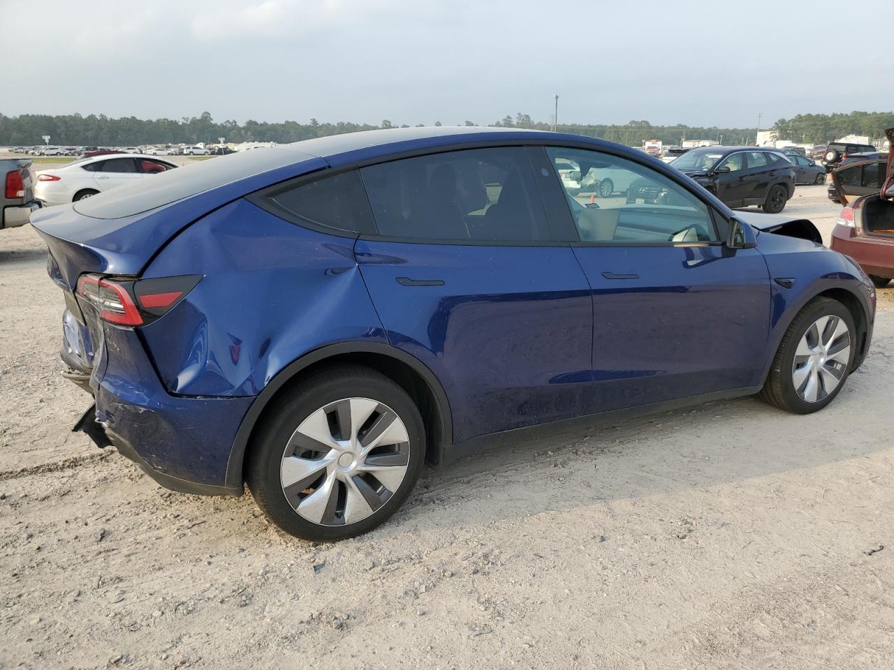 Photo 2 VIN: 7SAYGDEE0PA165987 - TESLA MODEL Y 