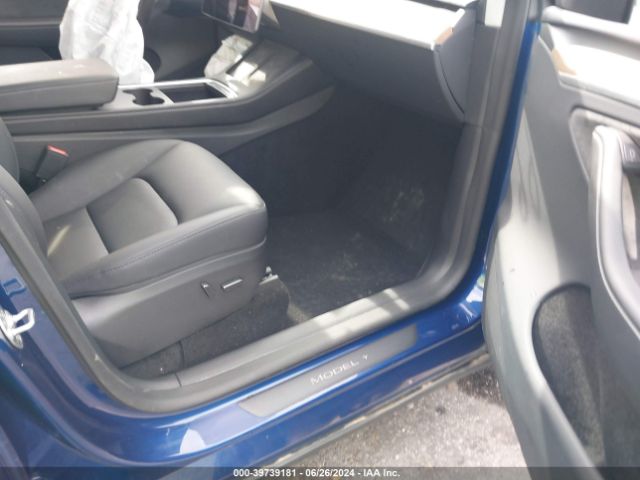 Photo 4 VIN: 7SAYGDEE0PA174902 - TESLA MODEL Y 