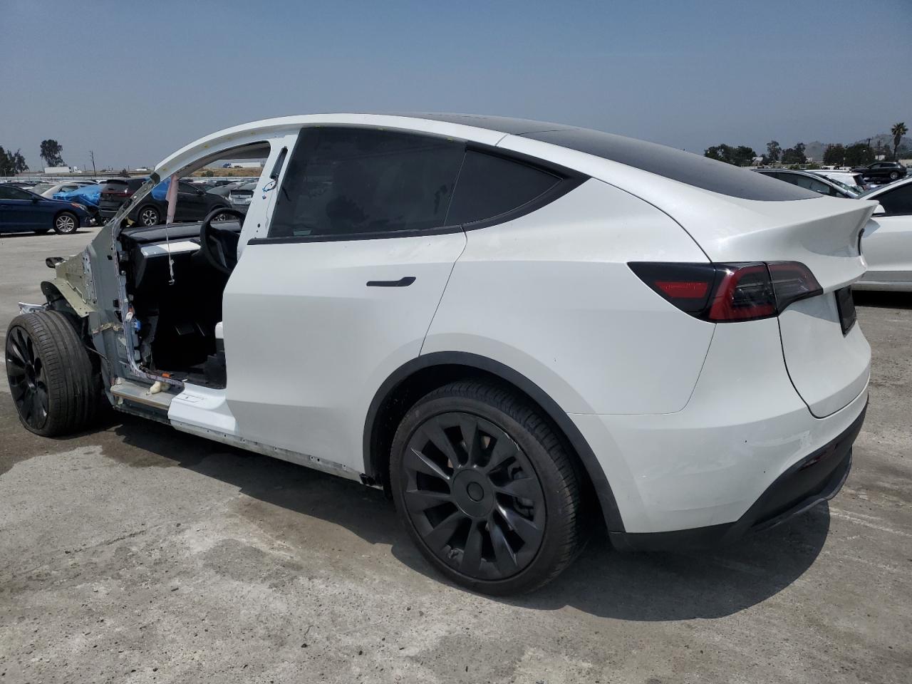 Photo 1 VIN: 7SAYGDEE0PF621022 - TESLA MODEL Y 