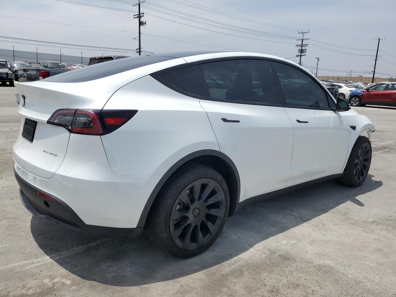 Photo 2 VIN: 7SAYGDEE0PF621022 - TESLA MODEL Y 