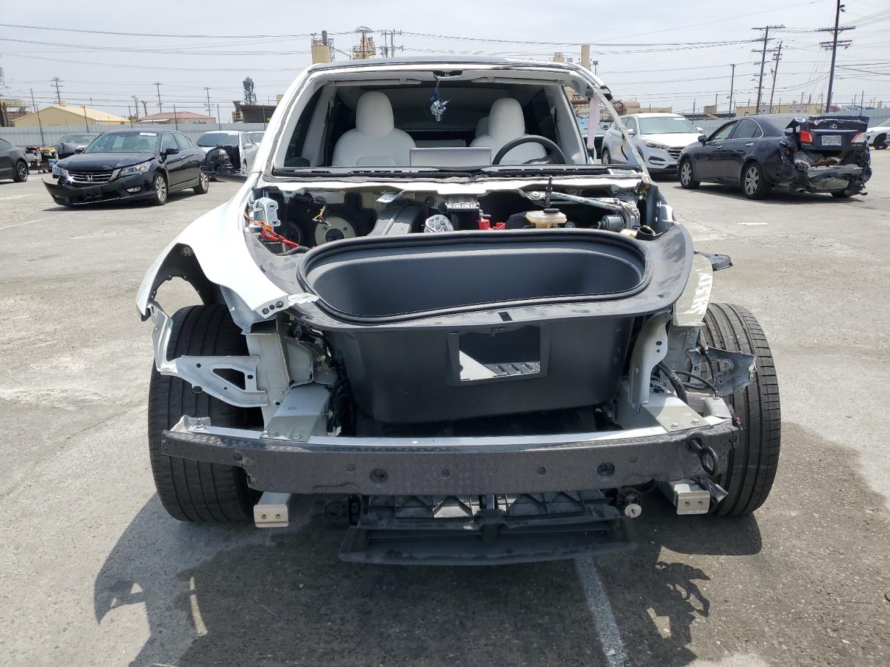 Photo 4 VIN: 7SAYGDEE0PF621022 - TESLA MODEL Y 