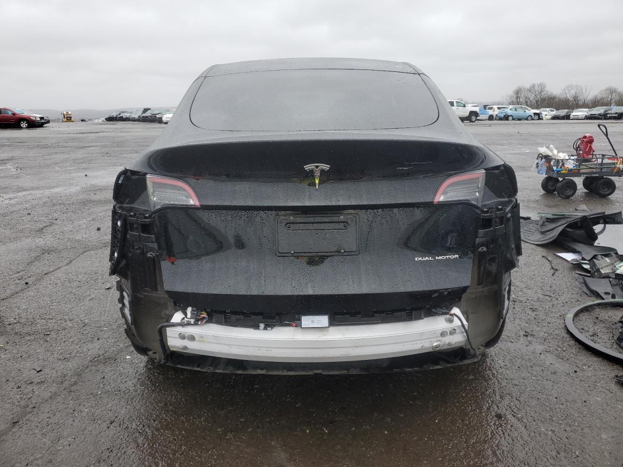 Photo 5 VIN: 7SAYGDEE0PF665358 - TESLA MODEL Y 