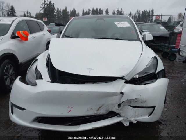 Photo 5 VIN: 7SAYGDEE0PF698537 - TESLA MODEL Y 