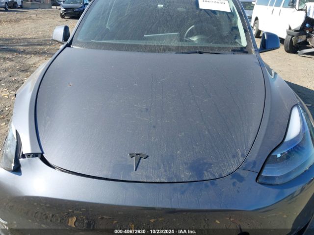 Photo 9 VIN: 7SAYGDEE0PF756369 - TESLA MODEL Y 