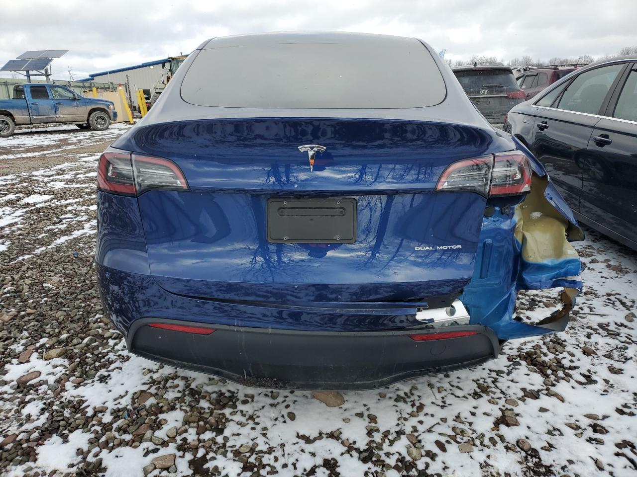 Photo 5 VIN: 7SAYGDEE0PF823827 - TESLA MODEL Y 