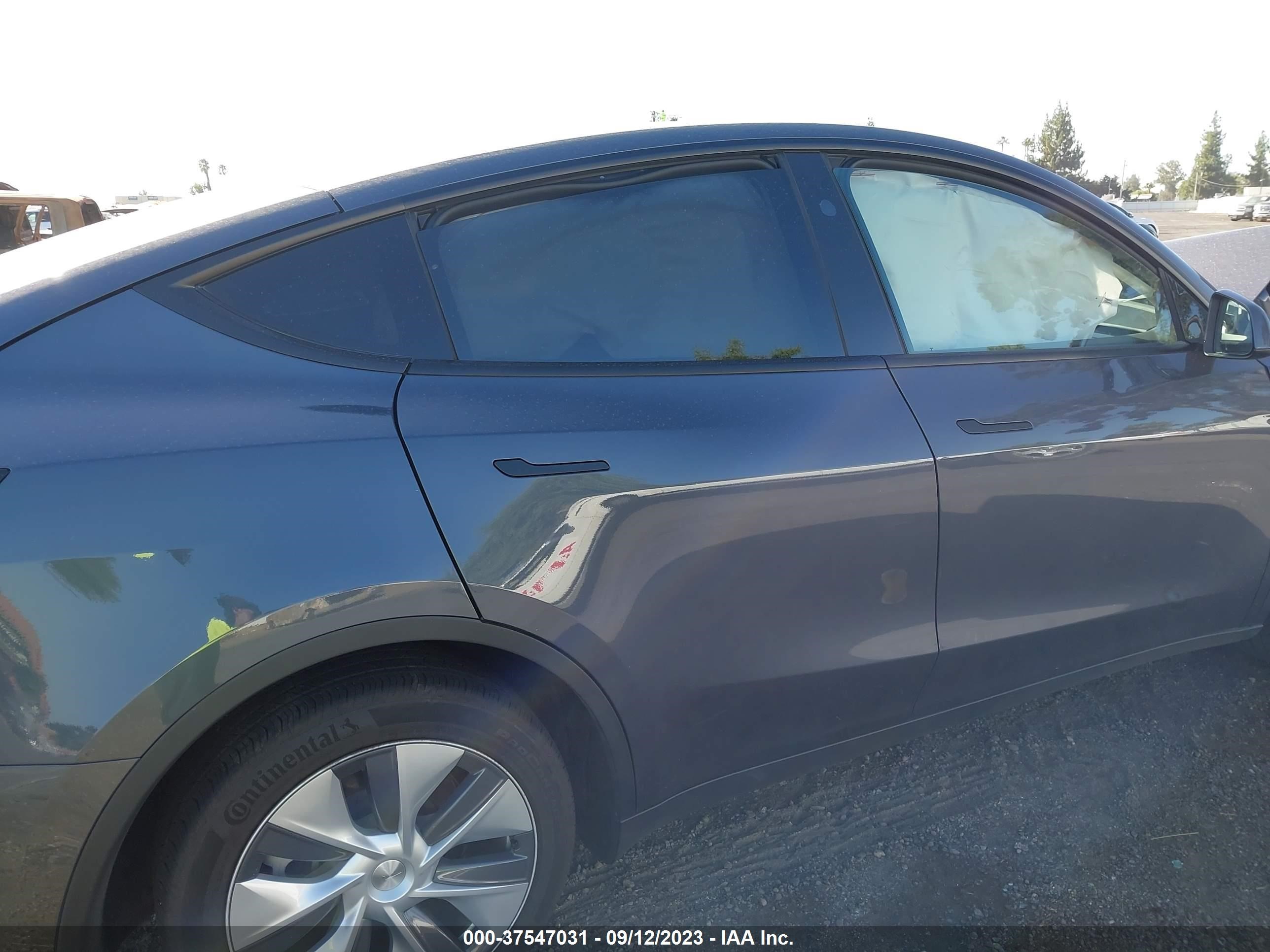 Photo 7 VIN: 7SAYGDEE0PF852163 - TESLA MODEL Y 