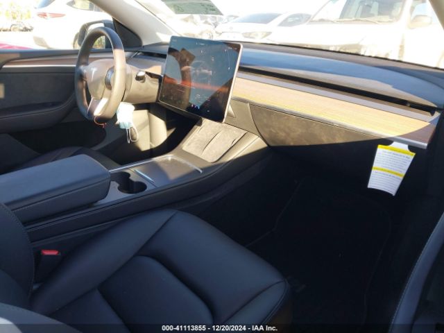 Photo 4 VIN: 7SAYGDEE0PF881601 - TESLA MODEL Y 