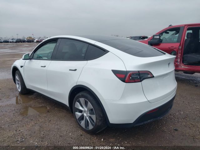 Photo 2 VIN: 7SAYGDEE0PF883493 - TESLA MODEL Y 