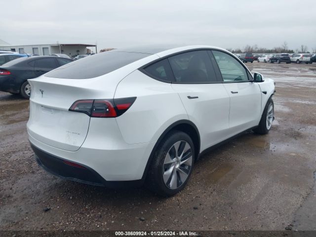 Photo 3 VIN: 7SAYGDEE0PF883493 - TESLA MODEL Y 