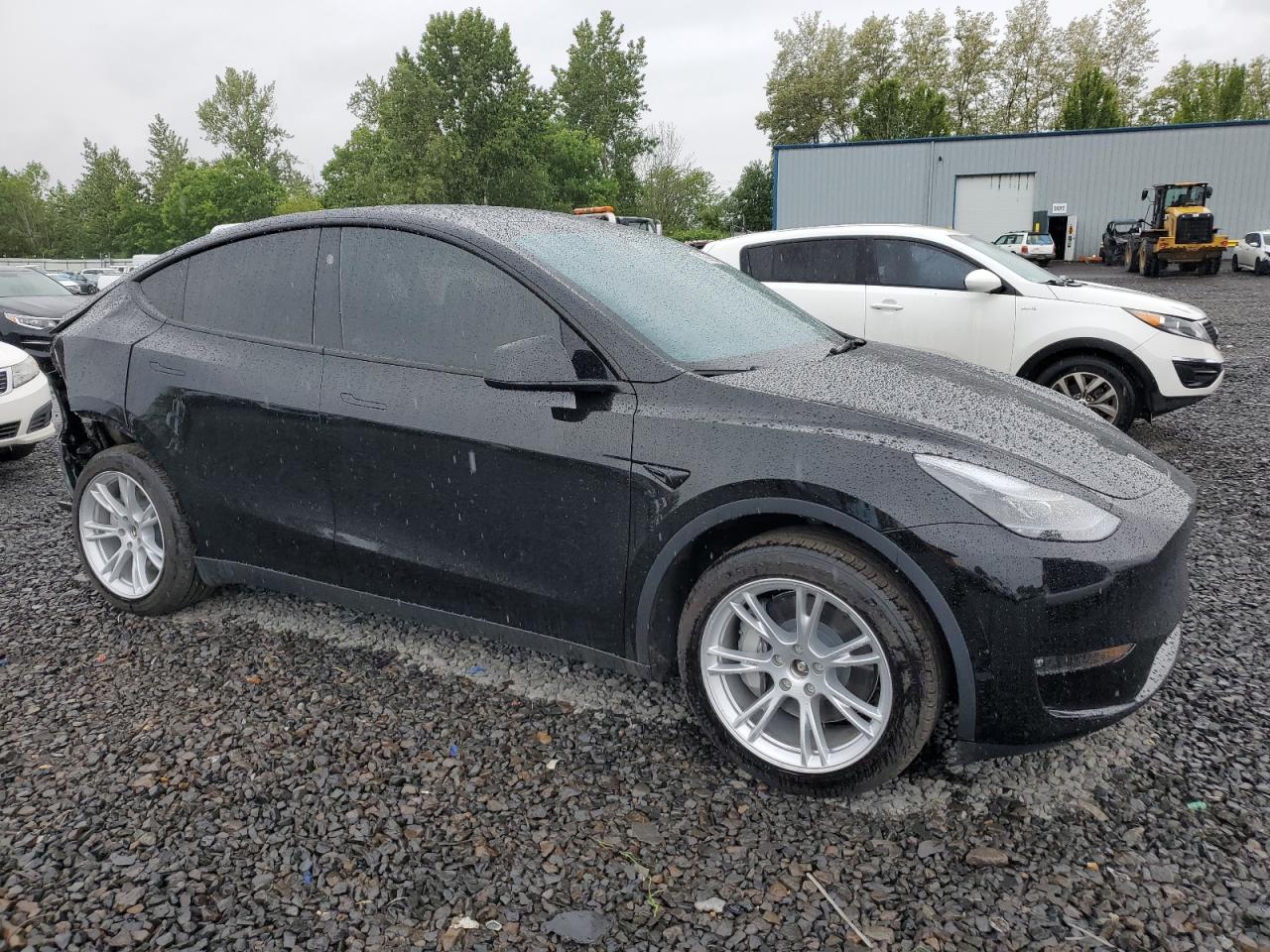 Photo 3 VIN: 7SAYGDEE0PF888578 - TESLA MODEL Y 