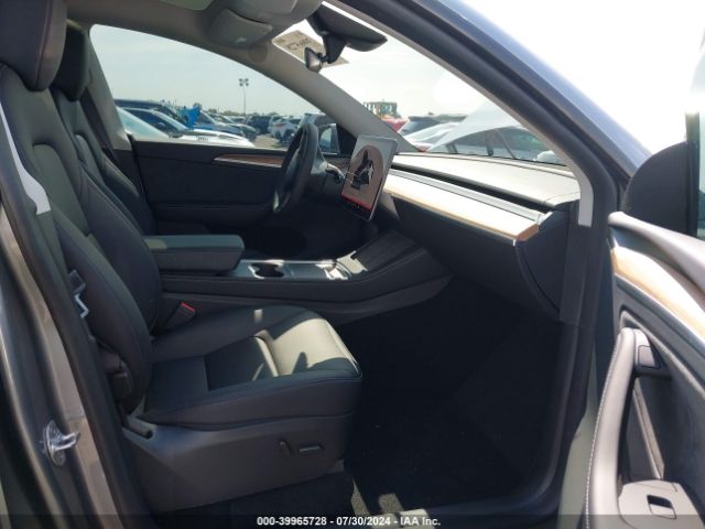 Photo 4 VIN: 7SAYGDEE0RA293245 - TESLA MODEL Y 