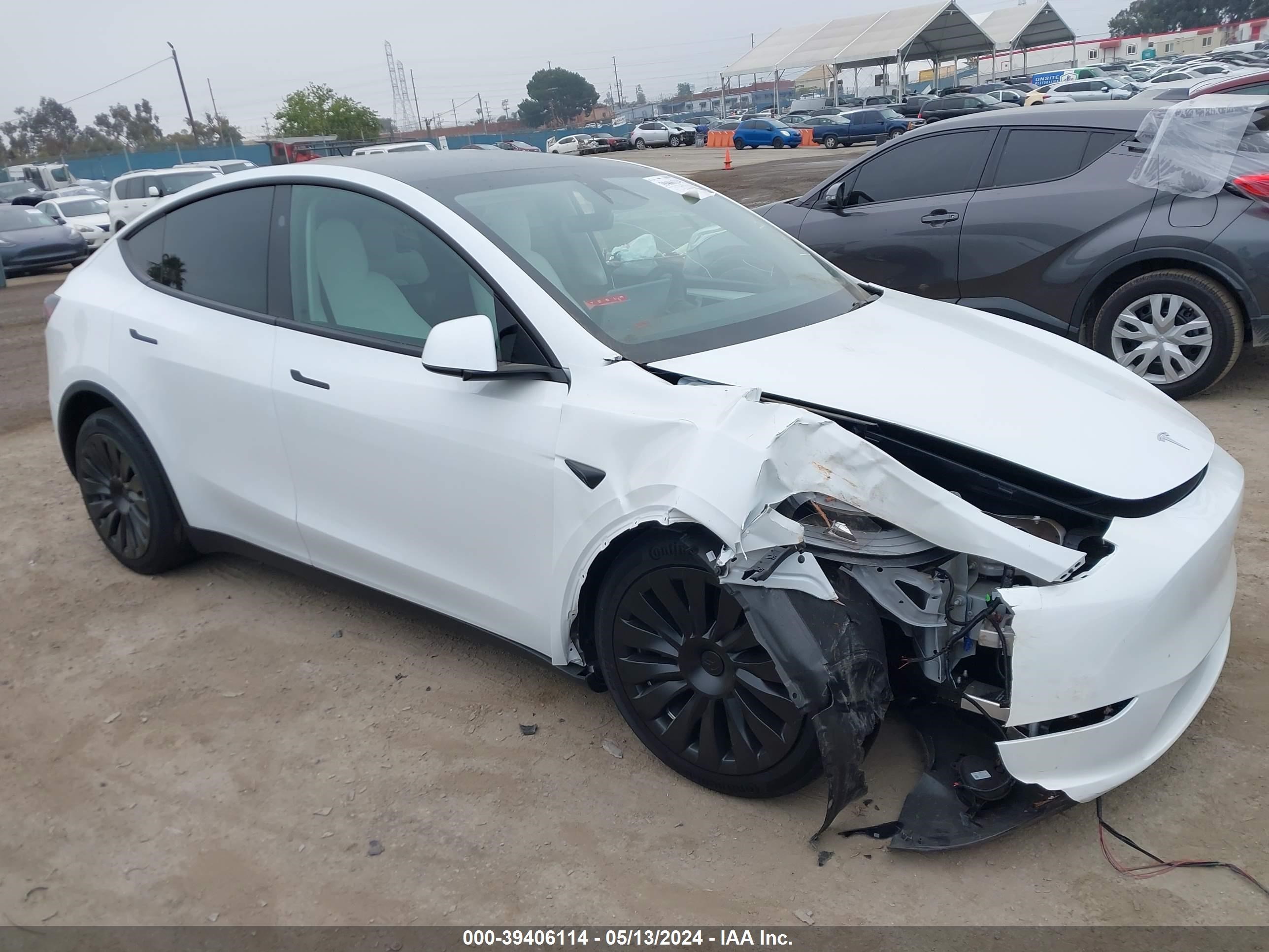 Photo 11 VIN: 7SAYGDEE0RF077110 - TESLA MODEL Y 