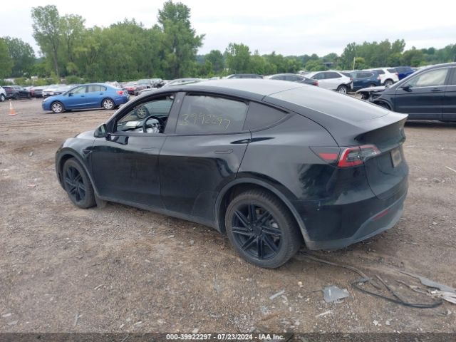 Photo 2 VIN: 7SAYGDEE1NF314715 - TESLA MODEL Y 