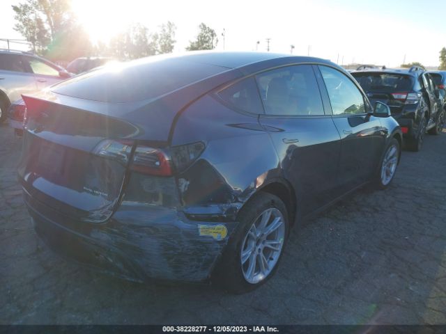 Photo 3 VIN: 7SAYGDEE1NF324435 - TESLA MODEL Y 