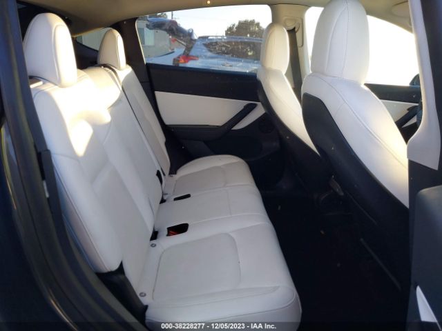 Photo 7 VIN: 7SAYGDEE1NF324435 - TESLA MODEL Y 