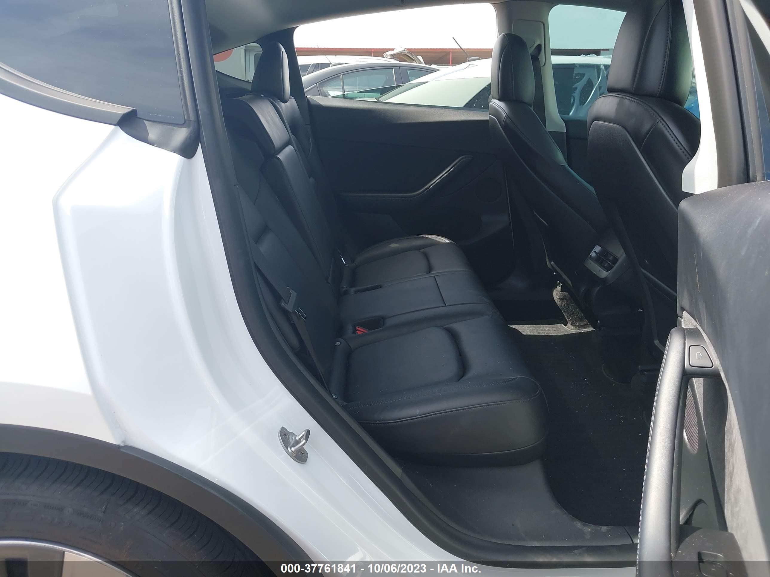 Photo 7 VIN: 7SAYGDEE1NF332728 - TESLA MODEL Y 