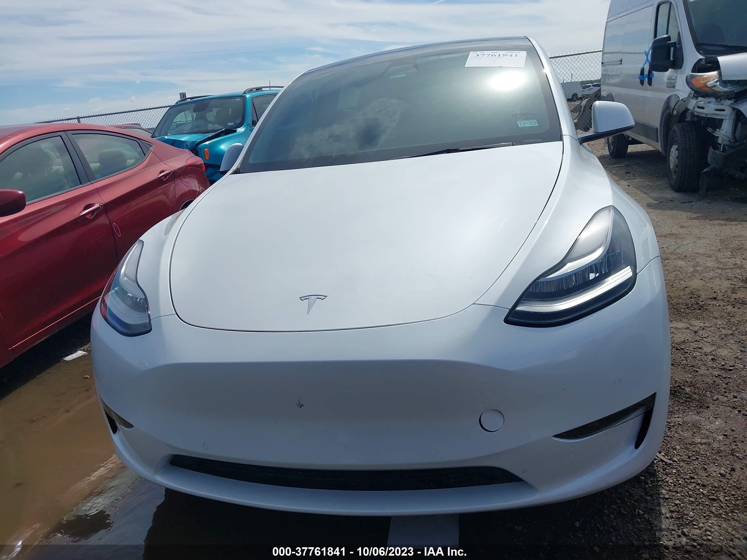 Photo 9 VIN: 7SAYGDEE1NF332728 - TESLA MODEL Y 