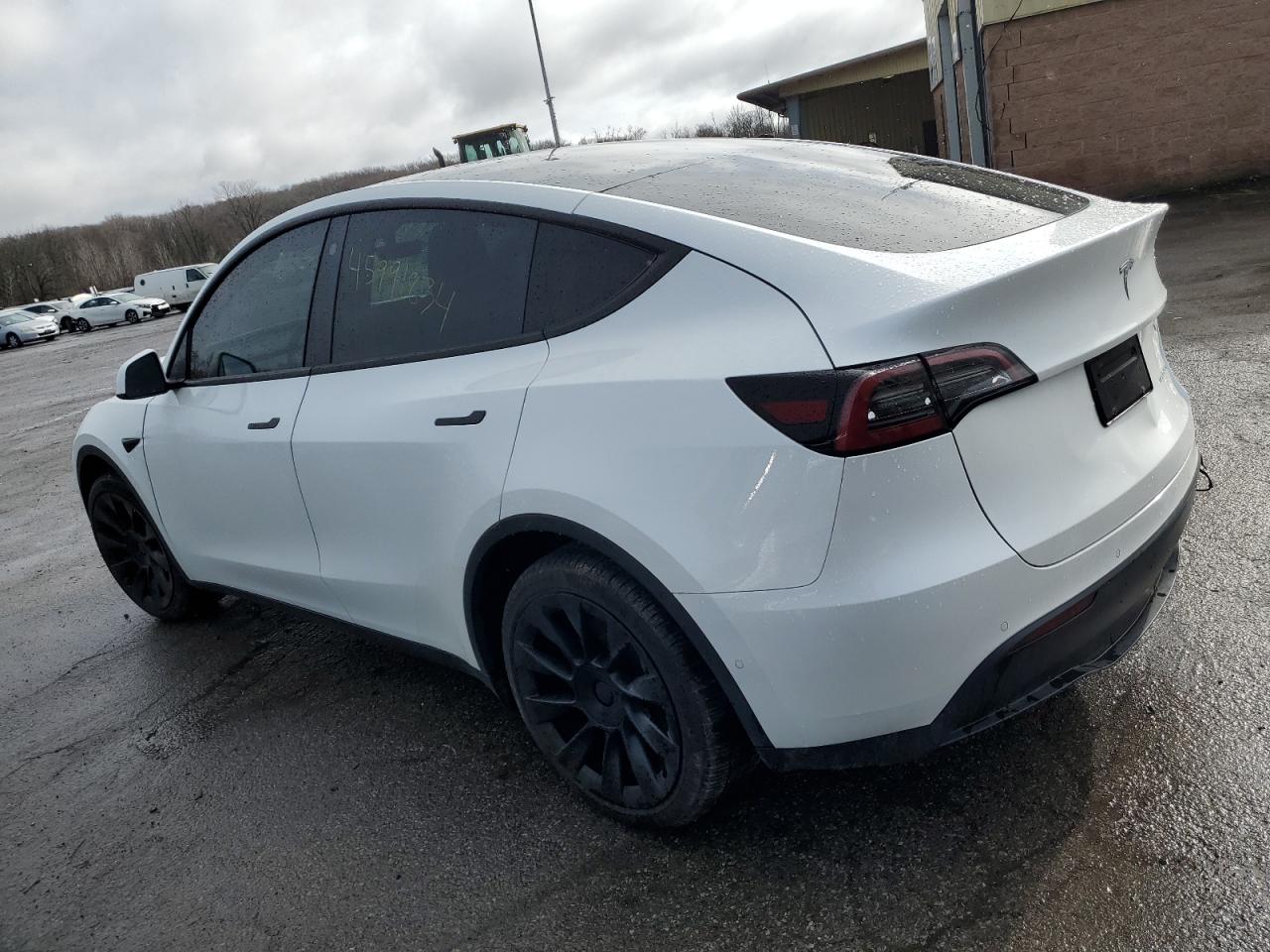 Photo 1 VIN: 7SAYGDEE1NF338349 - TESLA MODEL Y 